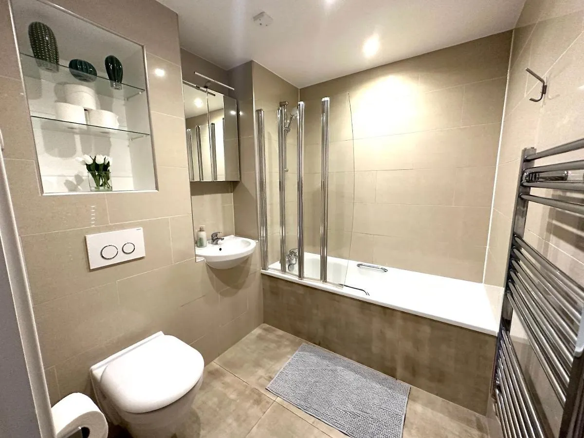 Modern 3 Bed Flat With Private Terrace In Shoreditch Londres 0*,