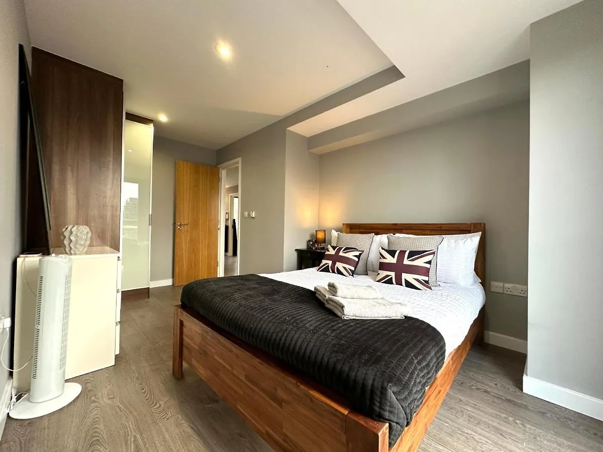 Modern 3 Bed Flat With Private Terrace In Shoreditch London 0*,  United Kingdom
