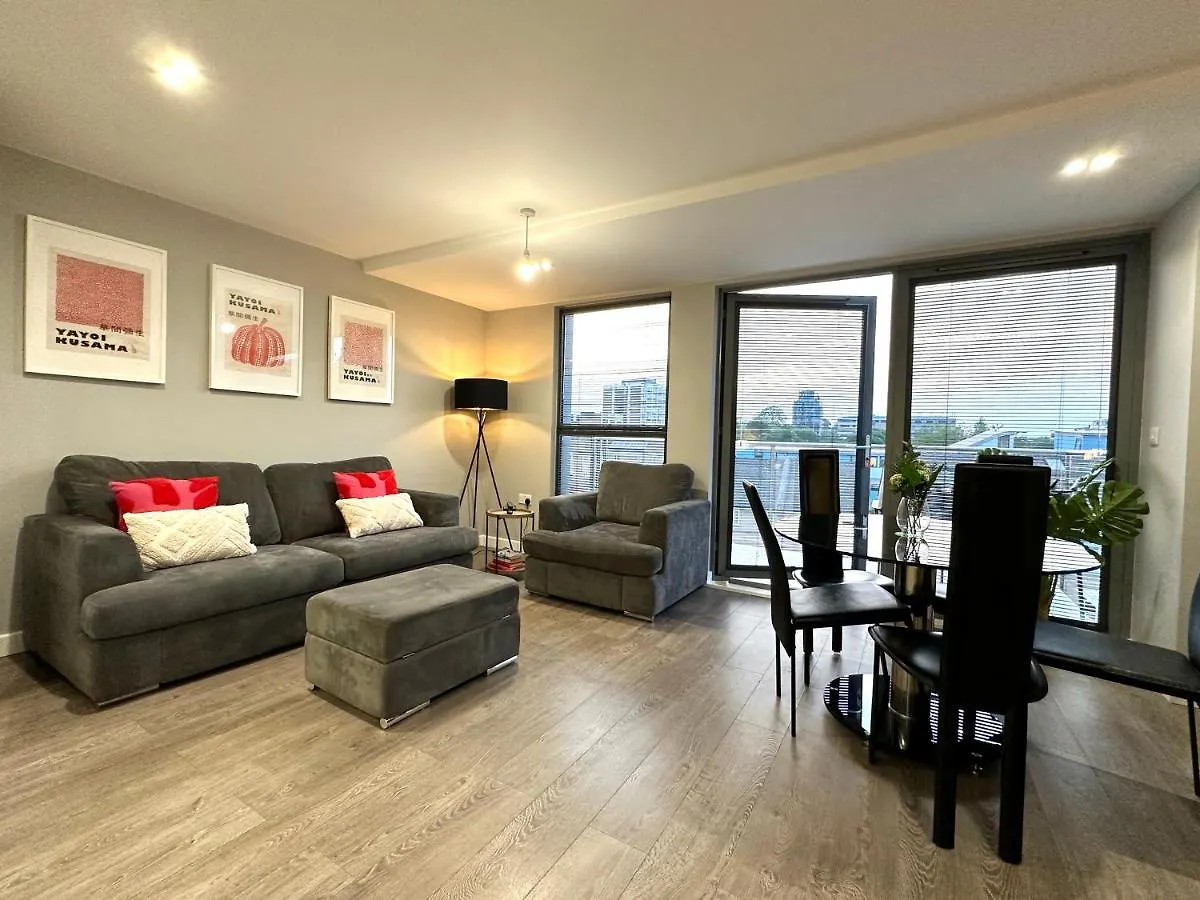 Apartment Modern 3 Bed Flat With Private Terrace In Shoreditch London