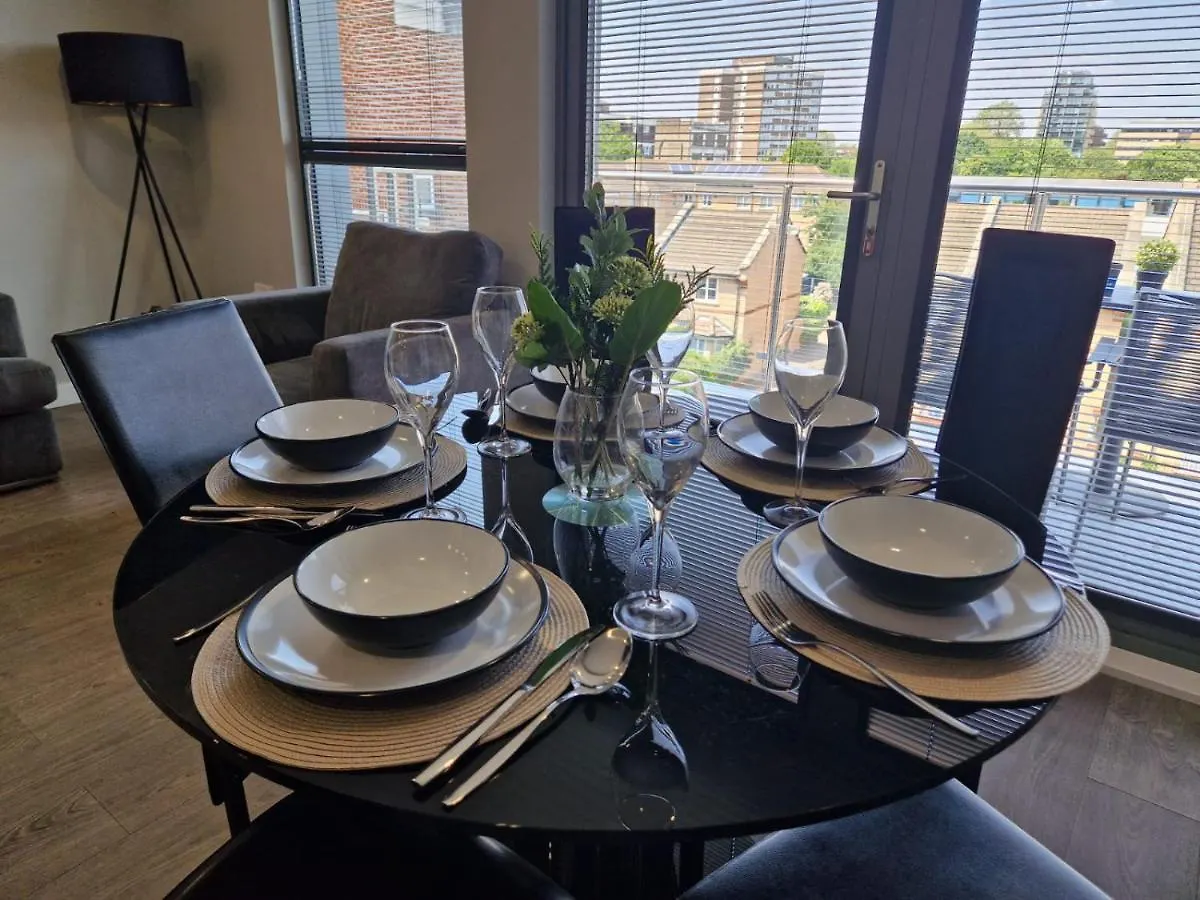 Modern 3 Bed Flat With Private Terrace In Shoreditch London United Kingdom