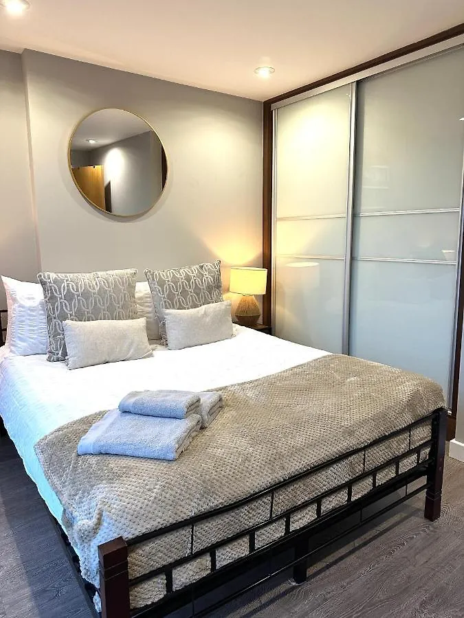 Apartment Modern 3 Bed Flat With Private Terrace In Shoreditch London